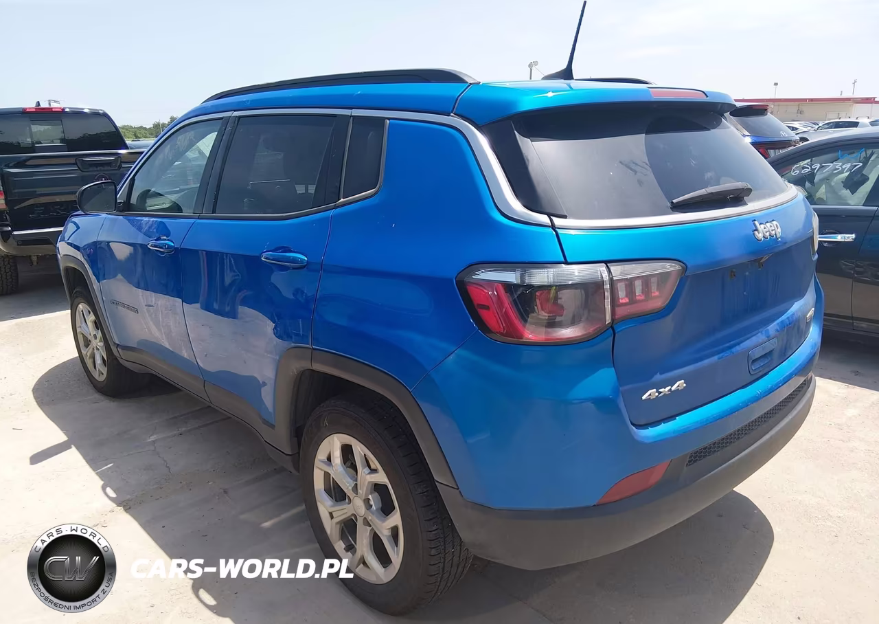 2024 Jeep Compass Latitude 4X4 VIN:3C4NJDBN2RT100684 - 3