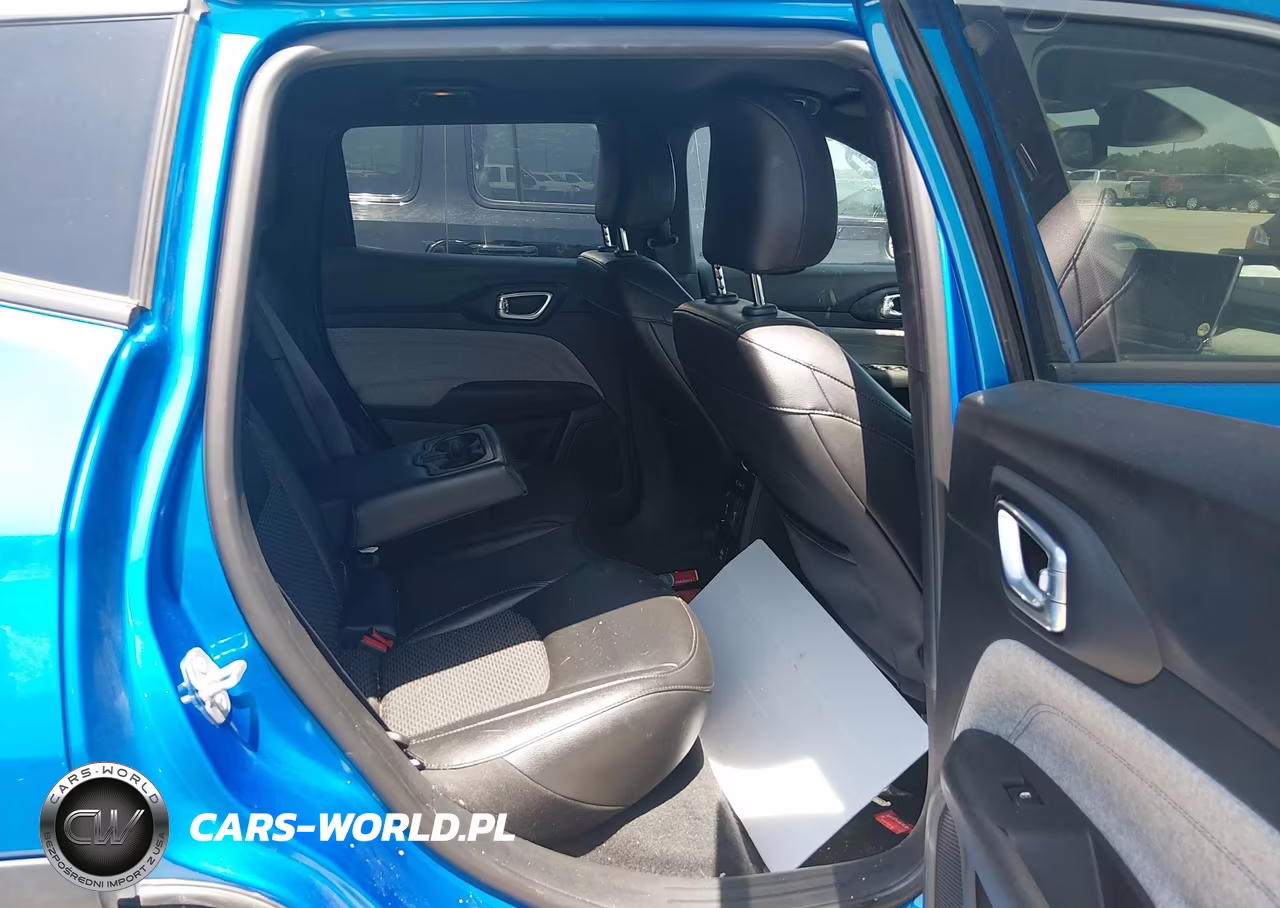2024 Jeep Compass Latitude 4X4 VIN:3C4NJDBN2RT100684 - 8