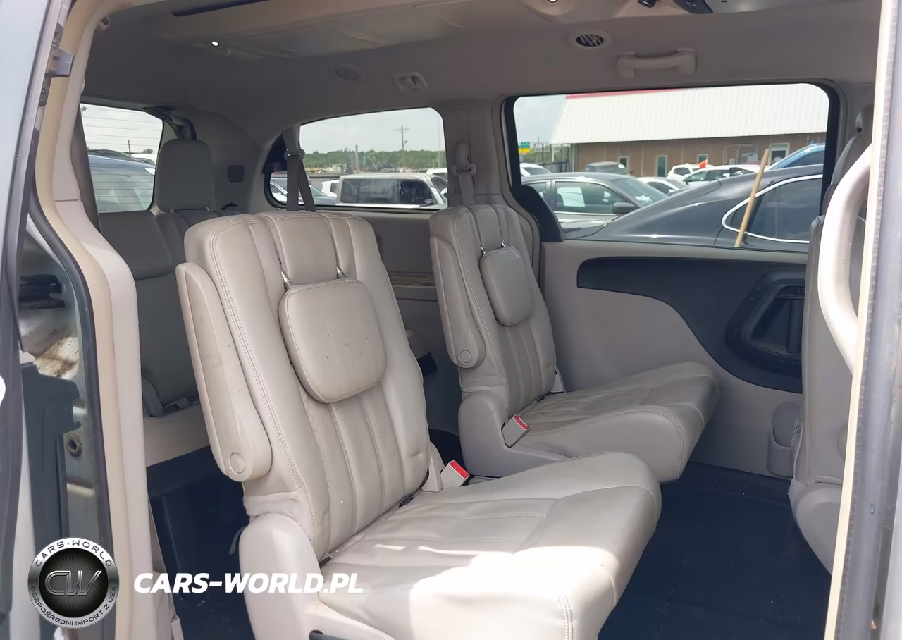 2012 Chrysler Town & Country Touring VIN:2C4RC1BG3CR327727 - 8