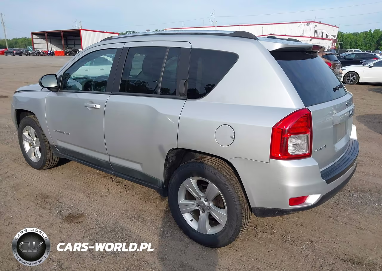 2012 Jeep Compass Latitude VIN:1C4NJDEB8CD501851 - 3