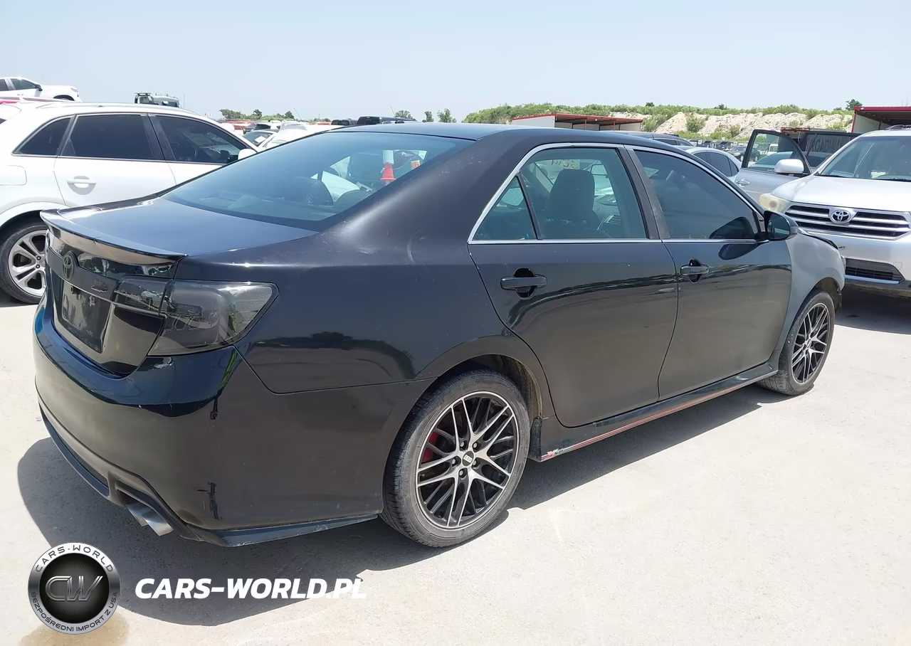 2014 Toyota Camry Se VIN:4T1BF1FK7EU322846 - 4