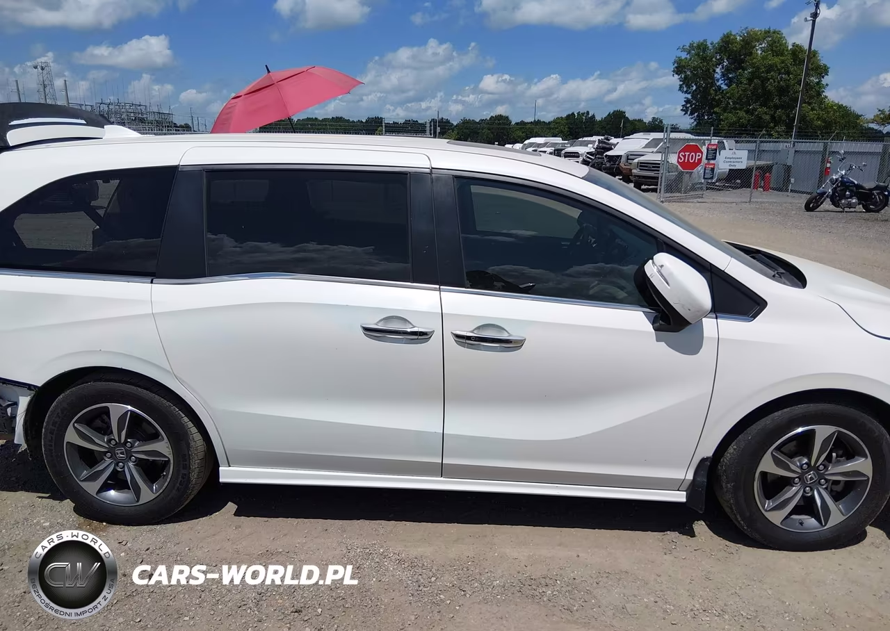 2019 Honda Odyssey Touring VIN:5FNRL6H85KB067838 - 12