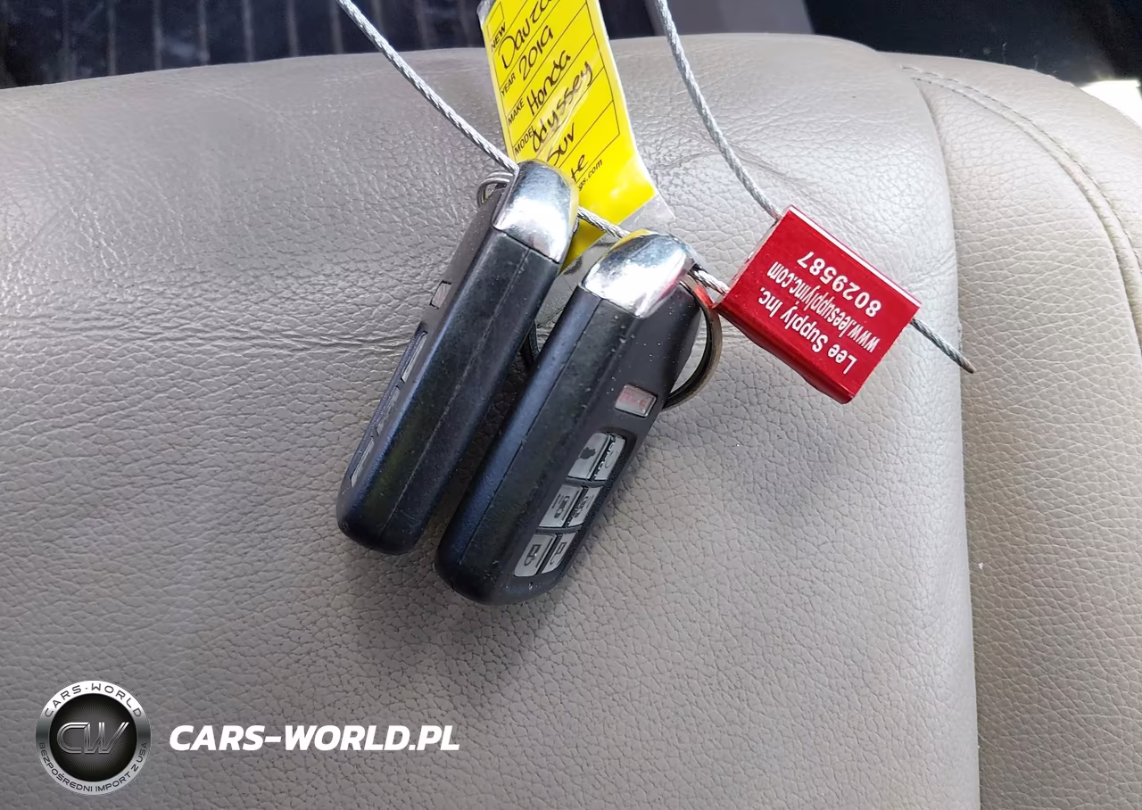 2019 Honda Odyssey Touring VIN:5FNRL6H85KB067838 - 9