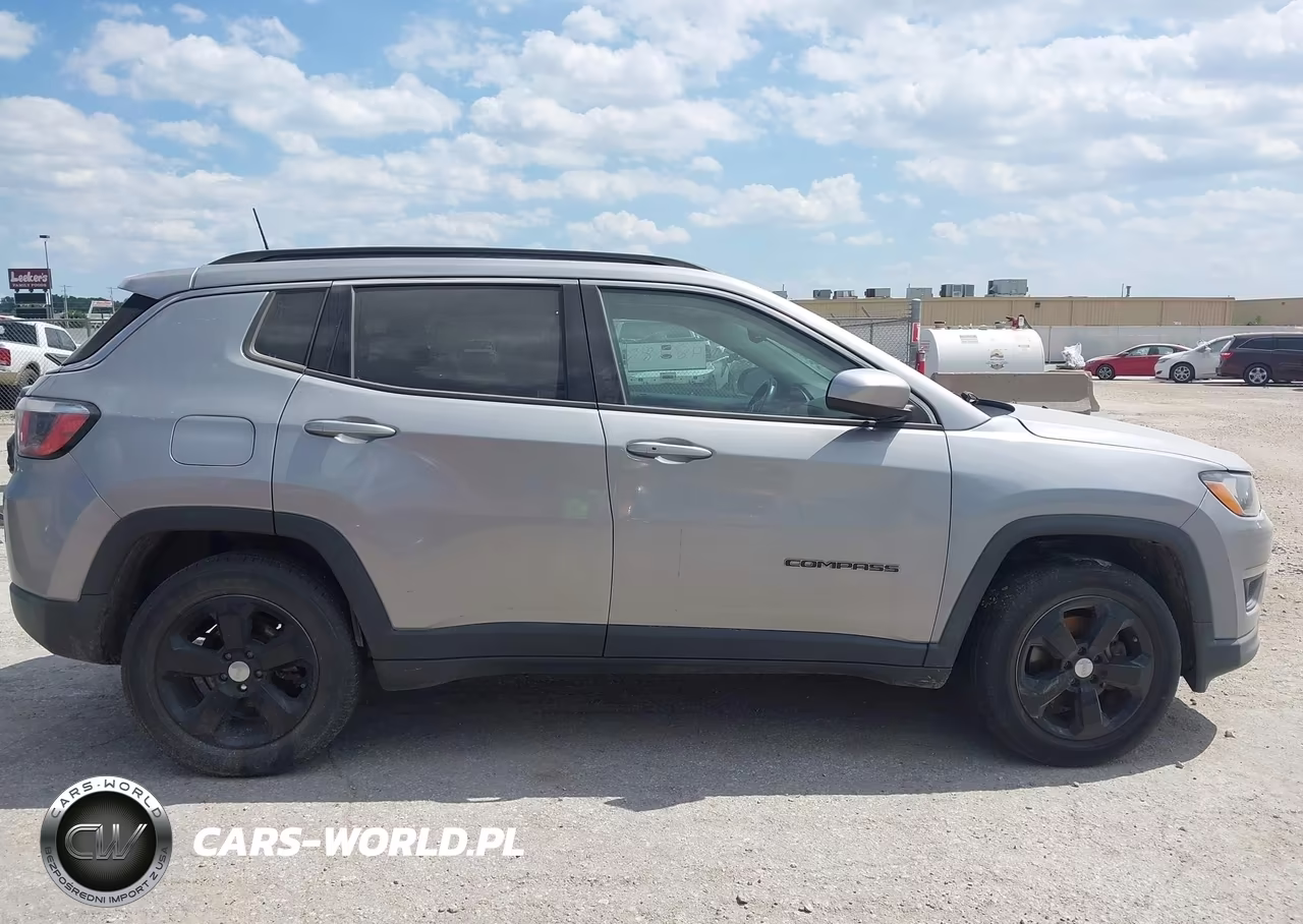 2019 Jeep Compass Latitude 4X4 VIN:3C4NJDBB1KT767922 - 13