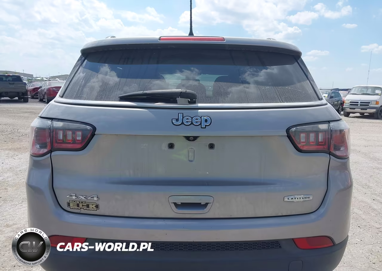 2019 Jeep Compass Latitude 4X4 VIN:3C4NJDBB1KT767922 - 16