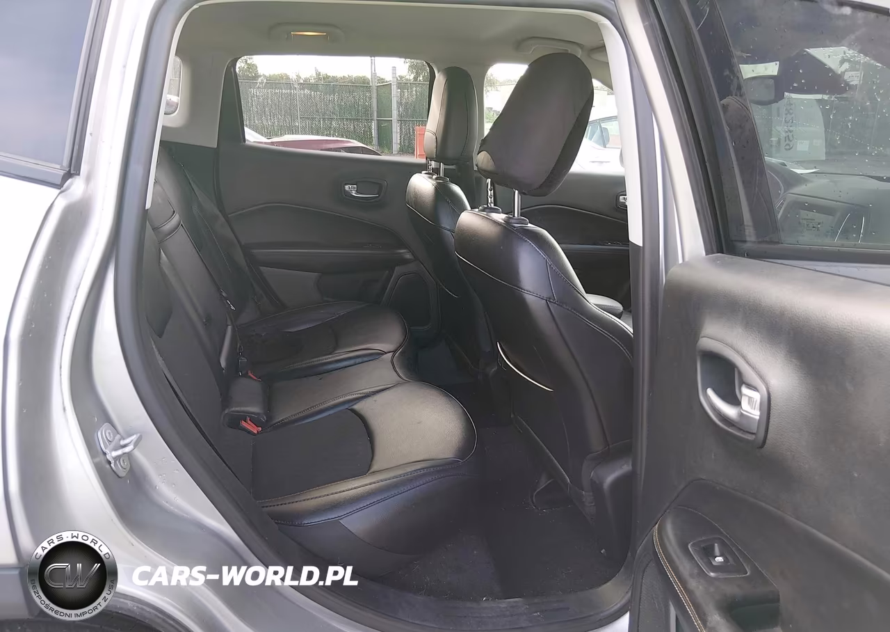 2019 Jeep Compass Latitude 4X4 VIN:3C4NJDBB1KT767922 - 8
