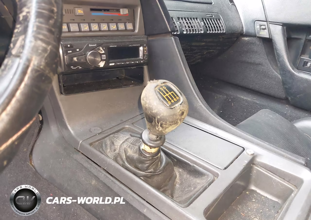 1990 Chevrolet Corvette VIN:1G1YY2385L5119042 - 15