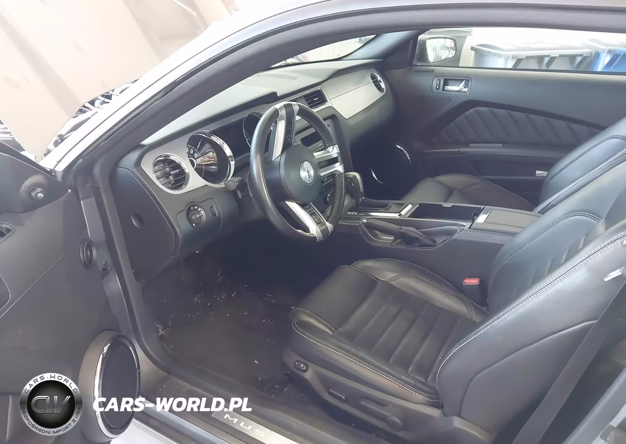 2014 Ford Mustang V6 Premium VIN:1ZVBP8AM9E5326066 - 5