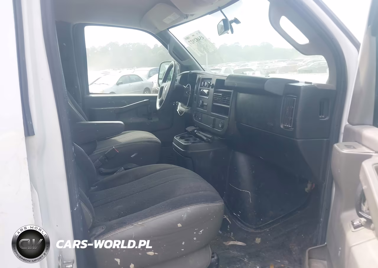 2018 Chevrolet Express 2500 Work Van VIN:1GCWGAFGXJ1906197 - 5