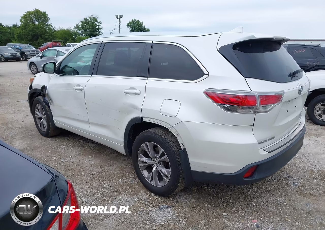 2015 Toyota Highlander Xle V6 VIN:5TDJKRFH5FS129647 - 3