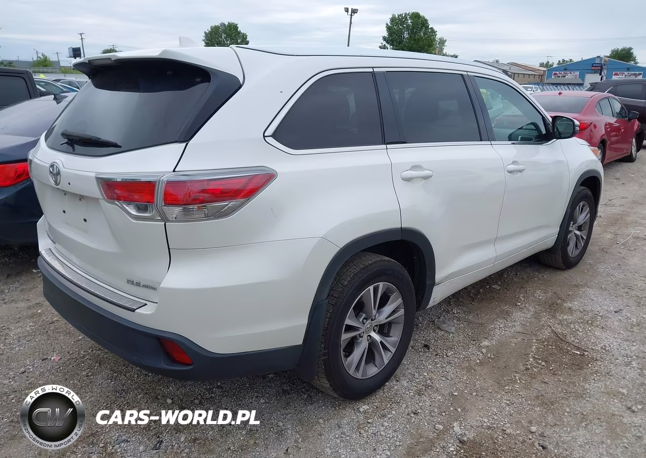 2015 Toyota Highlander Xle V6 VIN:5TDJKRFH5FS129647 - 4