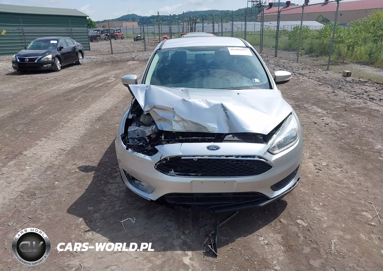 2017 Ford Focus Se VIN:1FADP3F24HL302740 - 12