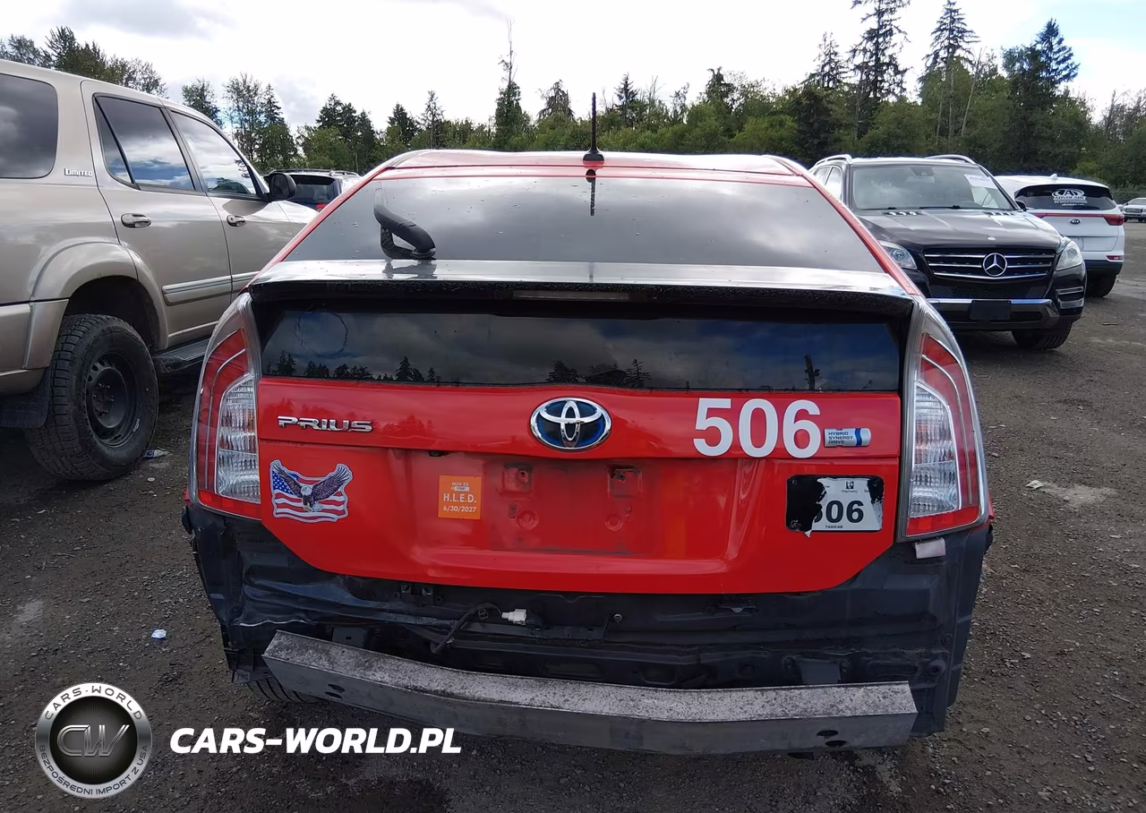 2014 Toyota Prius Three VIN:JTDKN3DUXE0358481 - 17