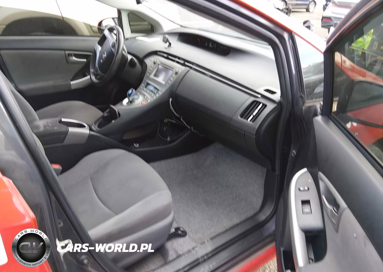 2014 Toyota Prius Three VIN:JTDKN3DUXE0358481 - 5