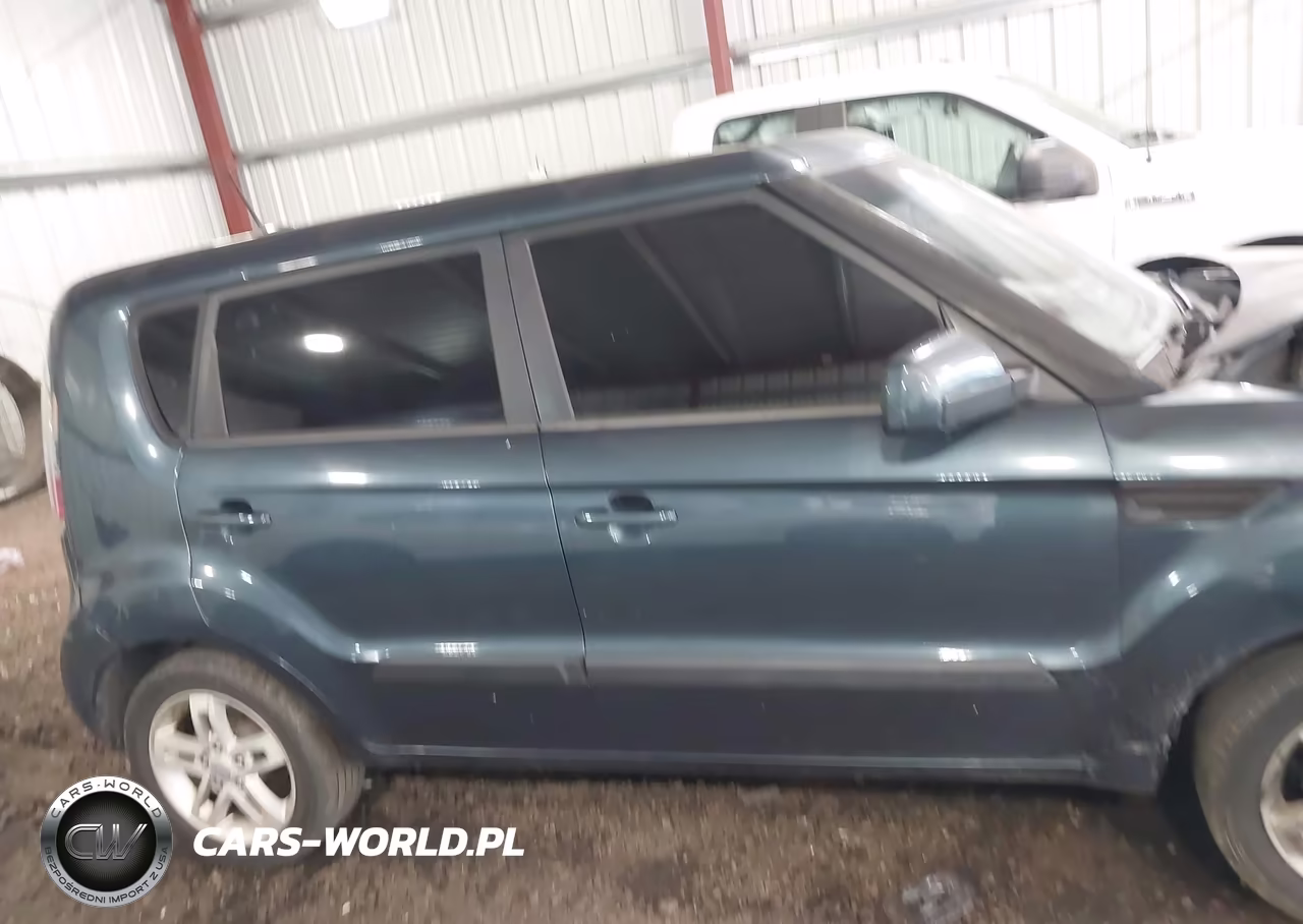 2011 Kia Soul + VIN:KNDJT2A28B7231178 - 14