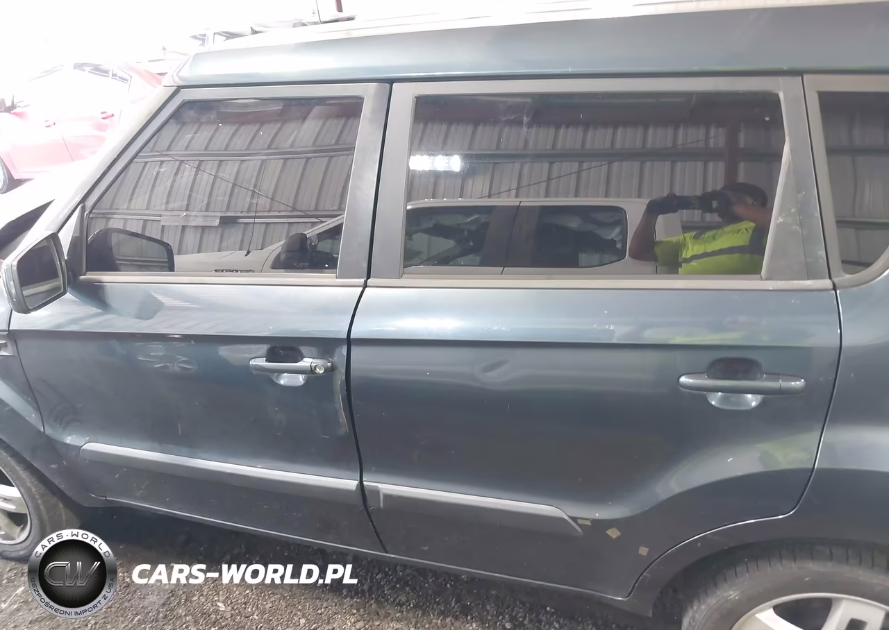 2011 Kia Soul + VIN:KNDJT2A28B7231178 - 15
