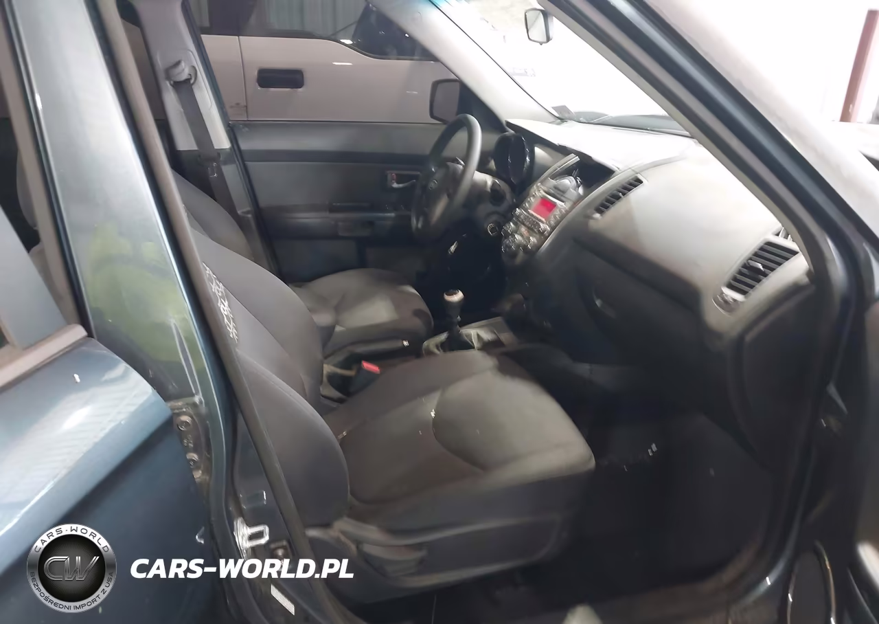 2011 Kia Soul + VIN:KNDJT2A28B7231178 - 5
