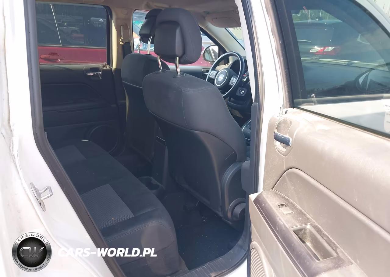 2013 Jeep Compass Latitude VIN:1C4NJDEB6DD236302 - 8