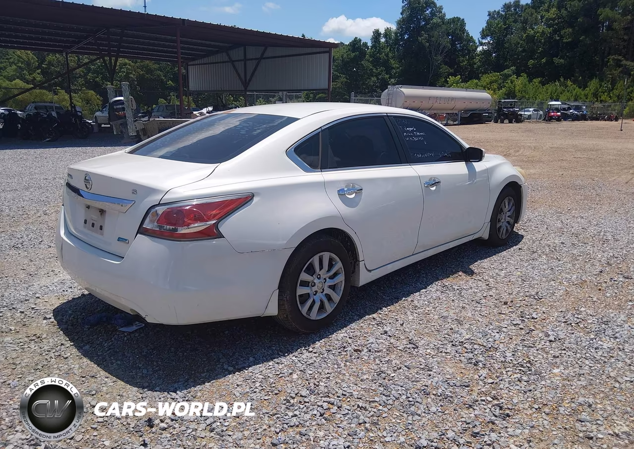 2014 Nissan Altima 2.5 S VIN:1N4AL3AP8EN352056 - 4