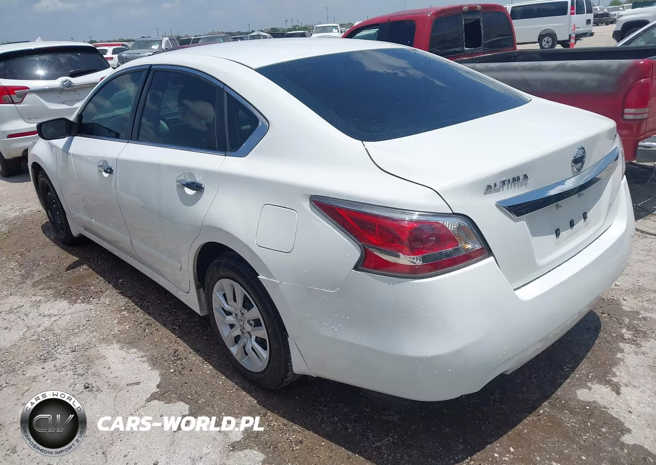 2015 Nissan Altima 2.5 S VIN:1N4AL3AP6FN915493 - 3