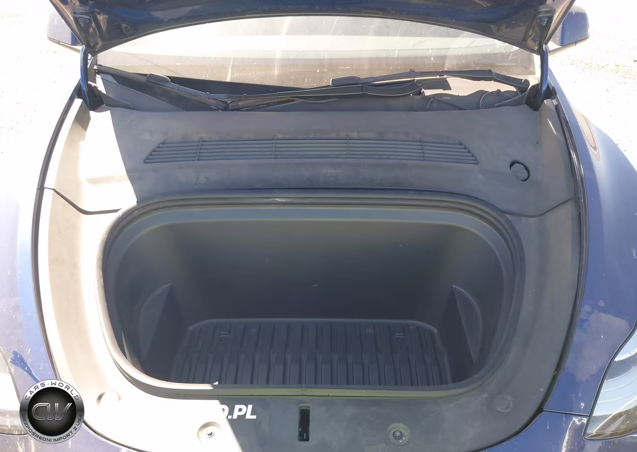 2022 Tesla Model Y VIN:7SAYGDEE7NF369556 - 10