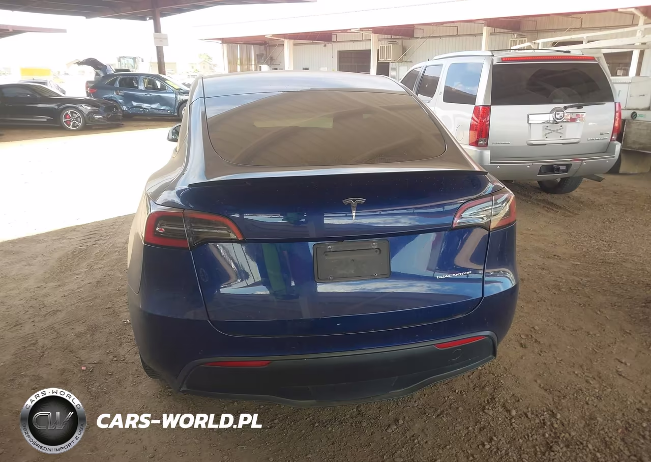 2022 Tesla Model Y VIN:7SAYGDEE7NF369556 - 16