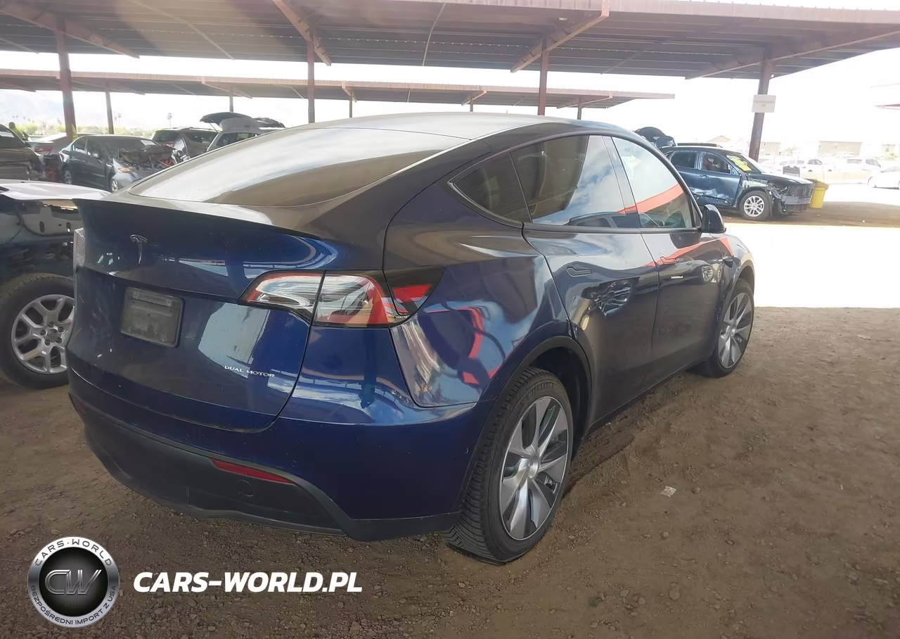 2022 Tesla Model Y VIN:7SAYGDEE7NF369556 - 4