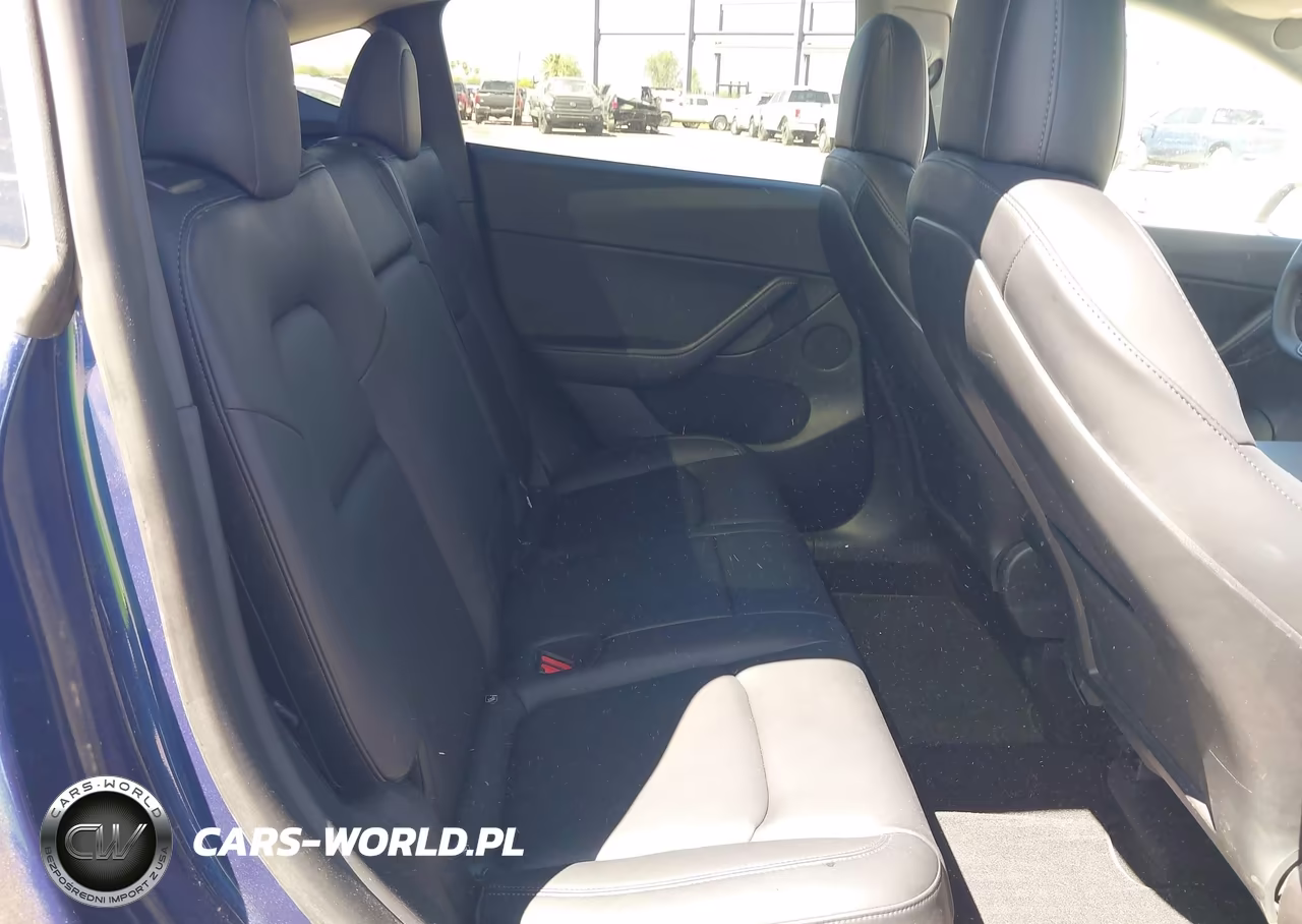 2022 Tesla Model Y VIN:7SAYGDEE7NF369556 - 8