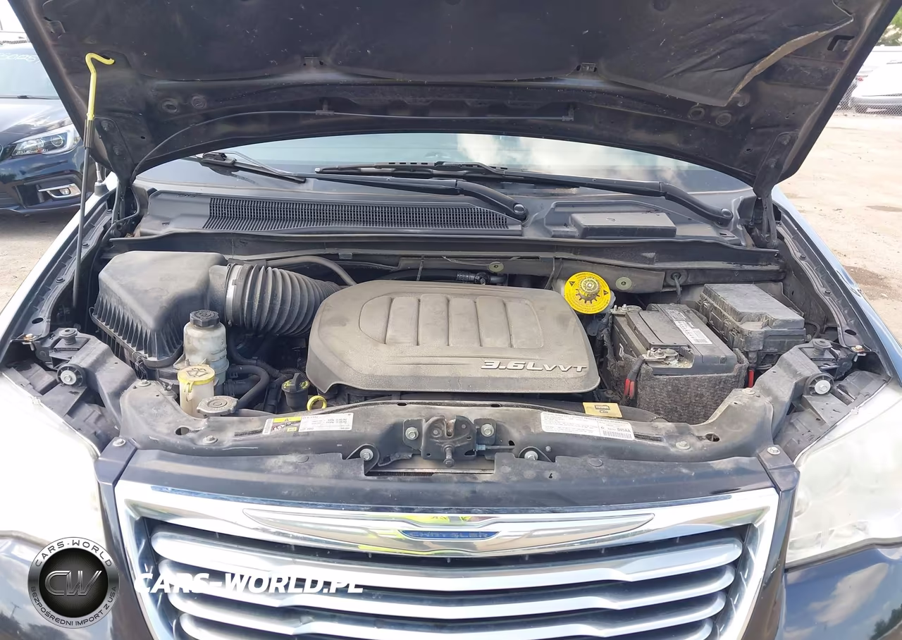 2013 Chrysler Town & Country Touring VIN:2C4RC1BG8DR756332 - 10