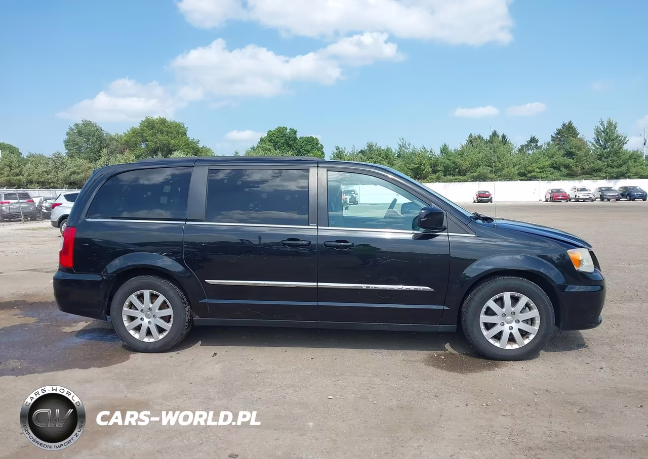 2013 Chrysler Town & Country Touring VIN:2C4RC1BG8DR756332 - 13