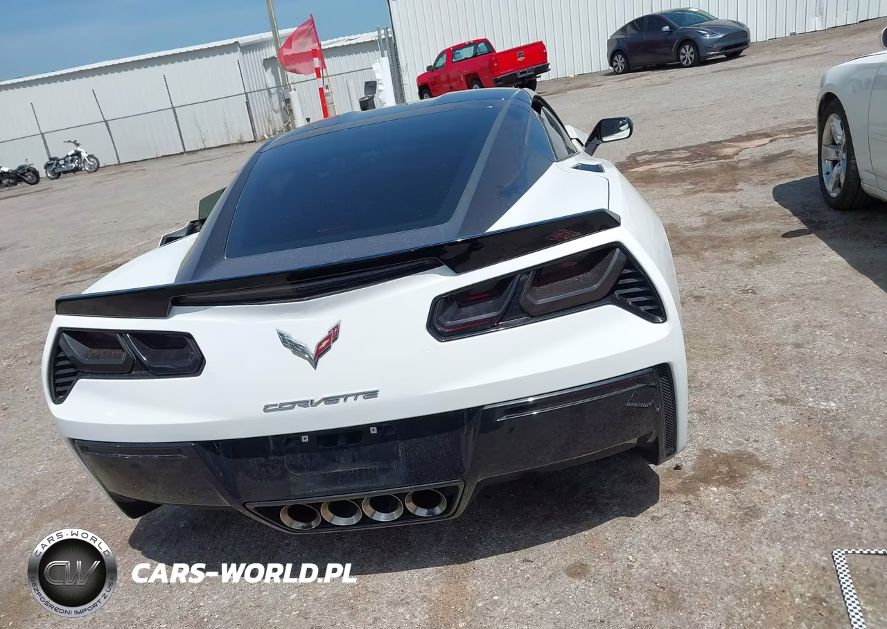 2015 Chevrolet Corvette Stingray VIN:1G1YF2D74F5106055 - 16