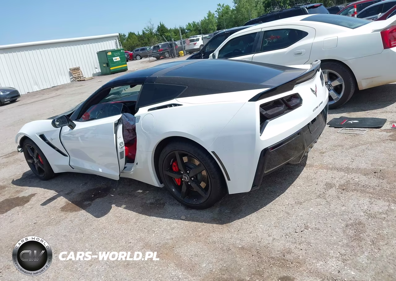 2015 Chevrolet Corvette Stingray VIN:1G1YF2D74F5106055 - 3