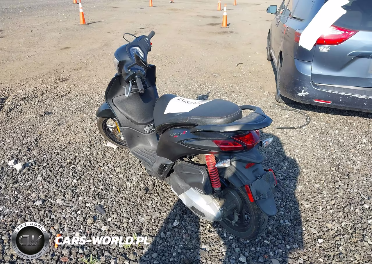2022 Piaggio Liberty 150-150 S-150 Baci Perugina VIN:ZAPM898G1N7003471 - 3
