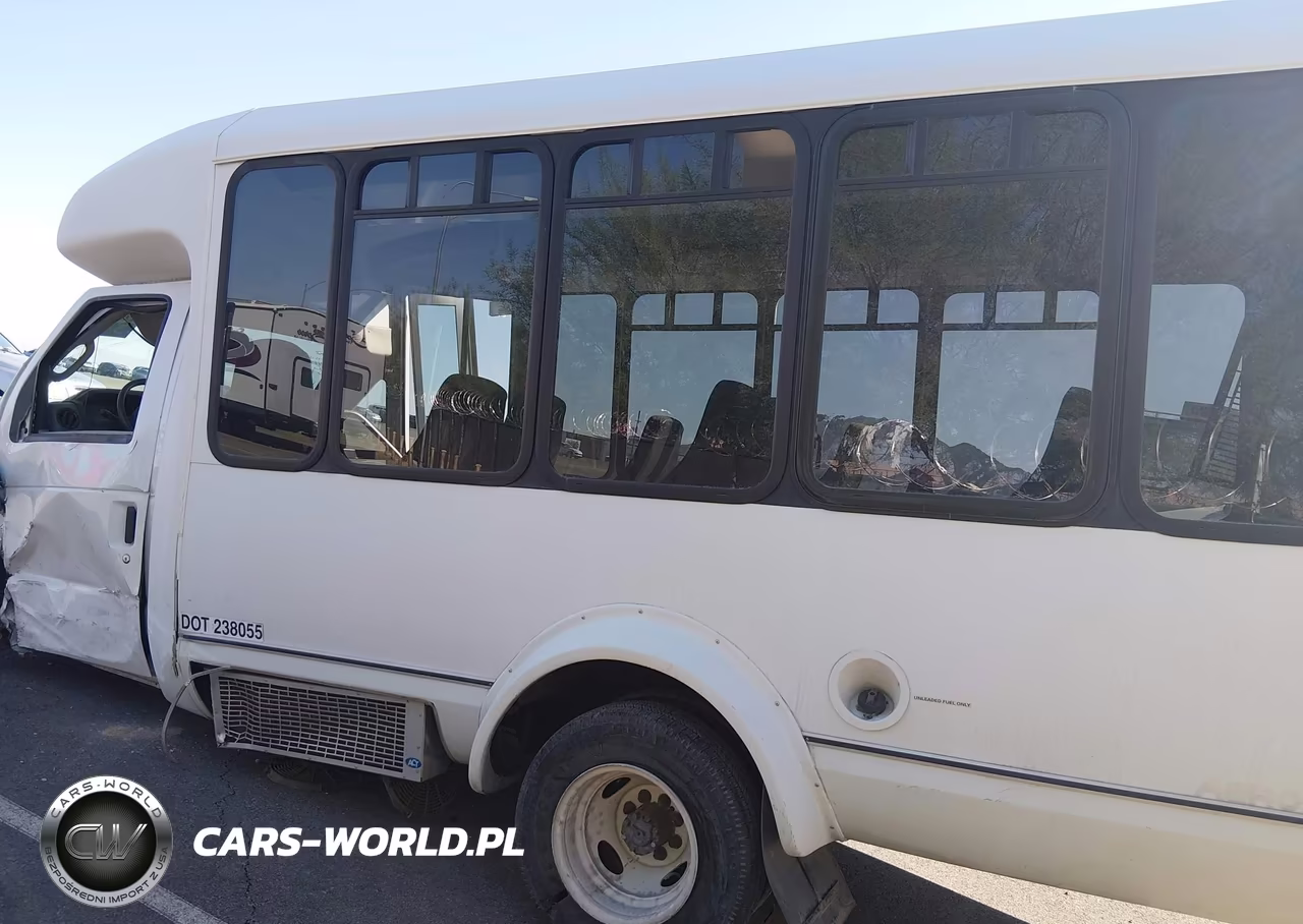 2013 Ford Econoline E350 Super Duty Ctway Van VIN:1FDEE3FL8DDA59558 - 3