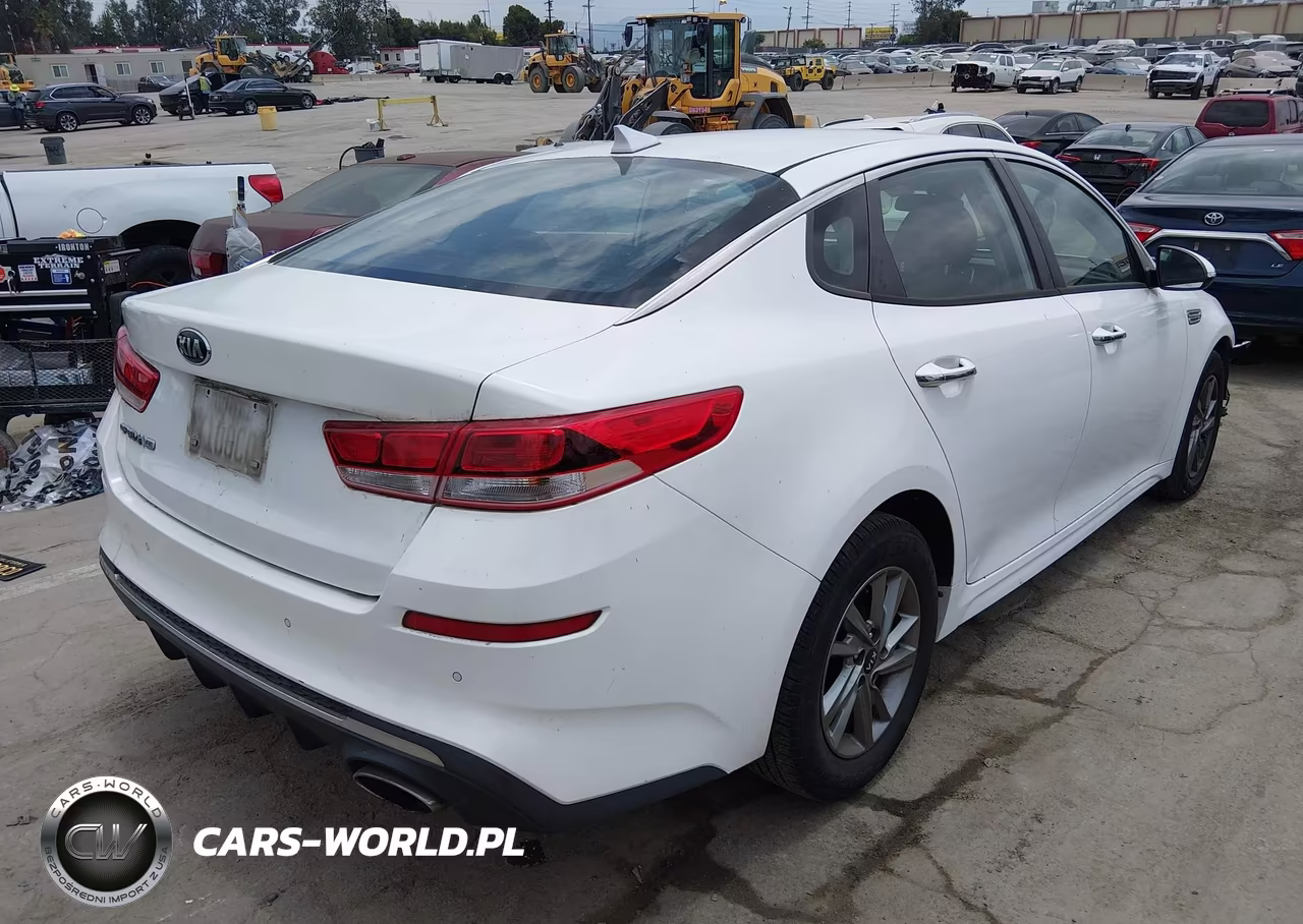2019 Kia Optima Lx VIN:5XXGT4L35KG320452 - 4