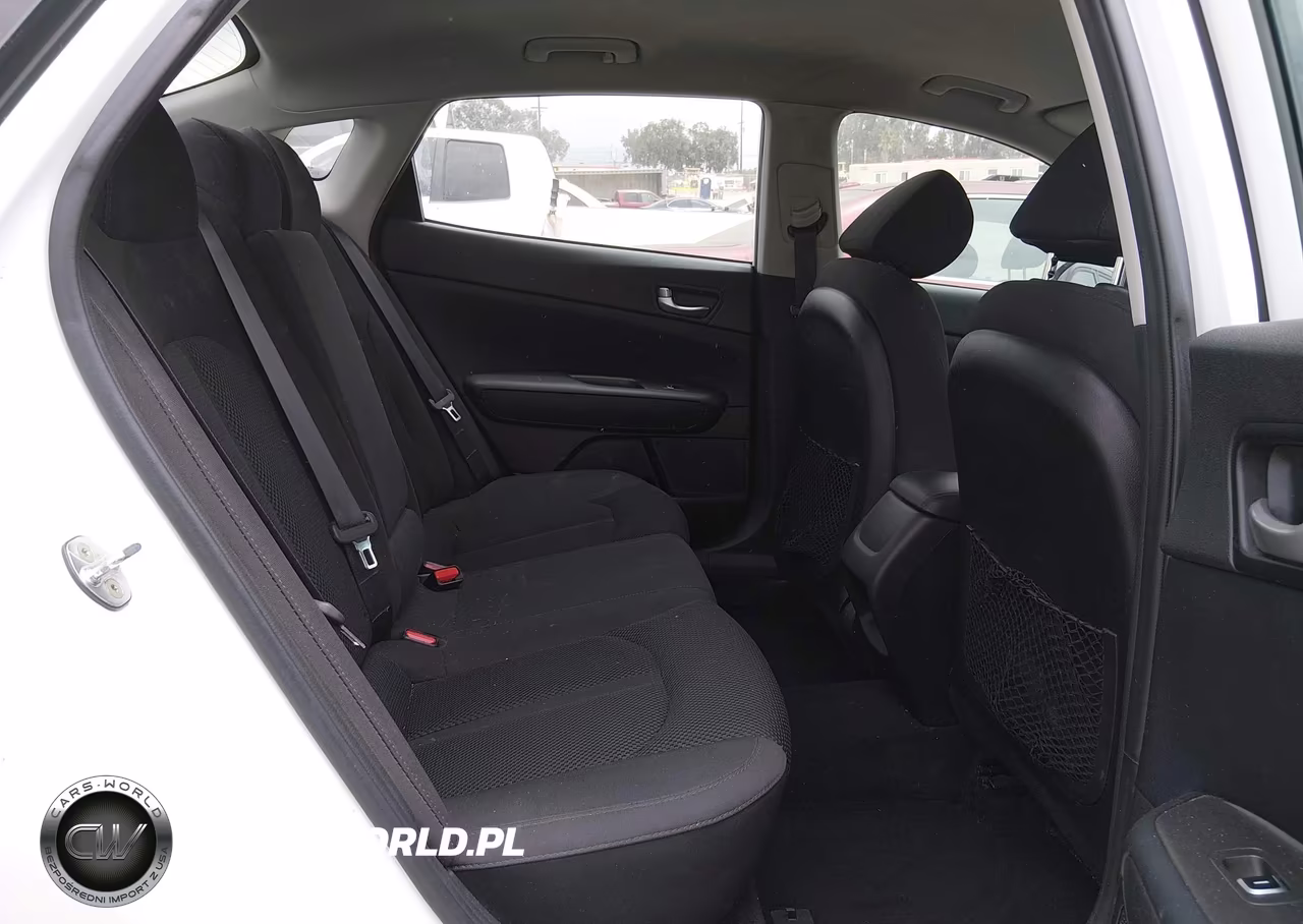 2019 Kia Optima Lx VIN:5XXGT4L35KG320452 - 8