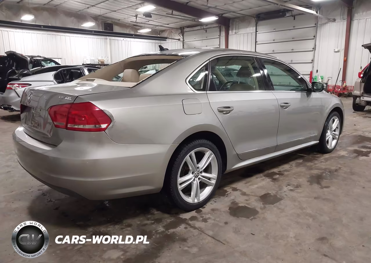 2012 Volkswagen Passat 2.0L Tdi Sel Premium VIN:1VWCN7A31CC054763 - 4