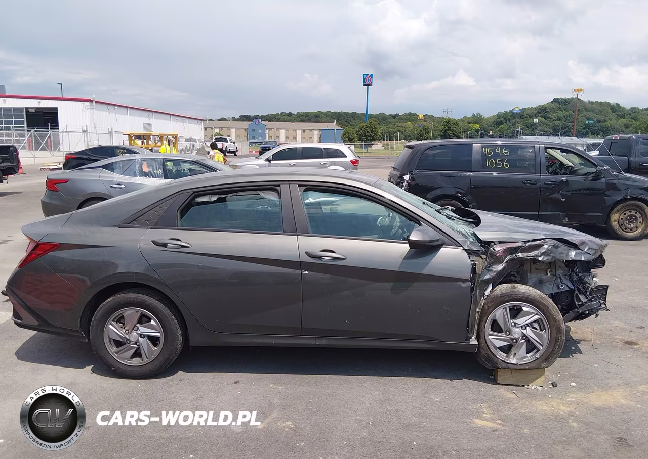 2025 Hyundai Elantra Se VIN:KMHLL4DG1SU943072 - 13