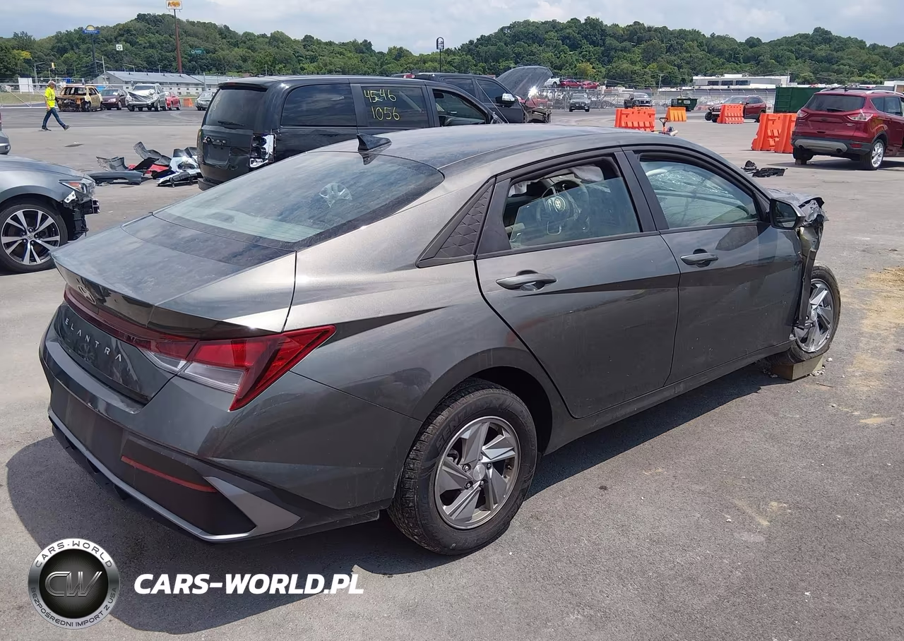 2025 Hyundai Elantra Se VIN:KMHLL4DG1SU943072 - 4