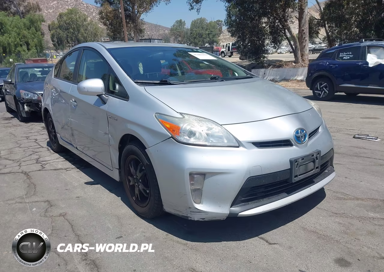 2015 Toyota Prius Three – zdjęcie 1 z 17