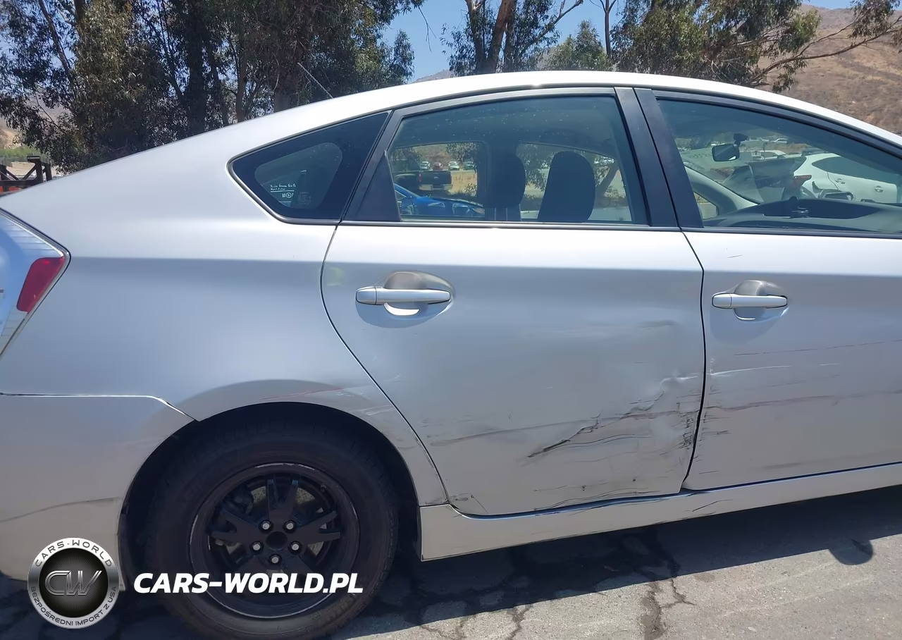 2015 Toyota Prius Three VIN:JTDKN3DUXF0446738 - 12