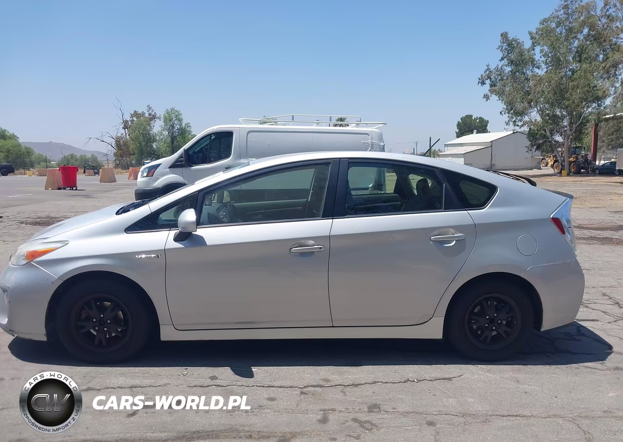 2015 Toyota Prius Three VIN:JTDKN3DUXF0446738 - 15