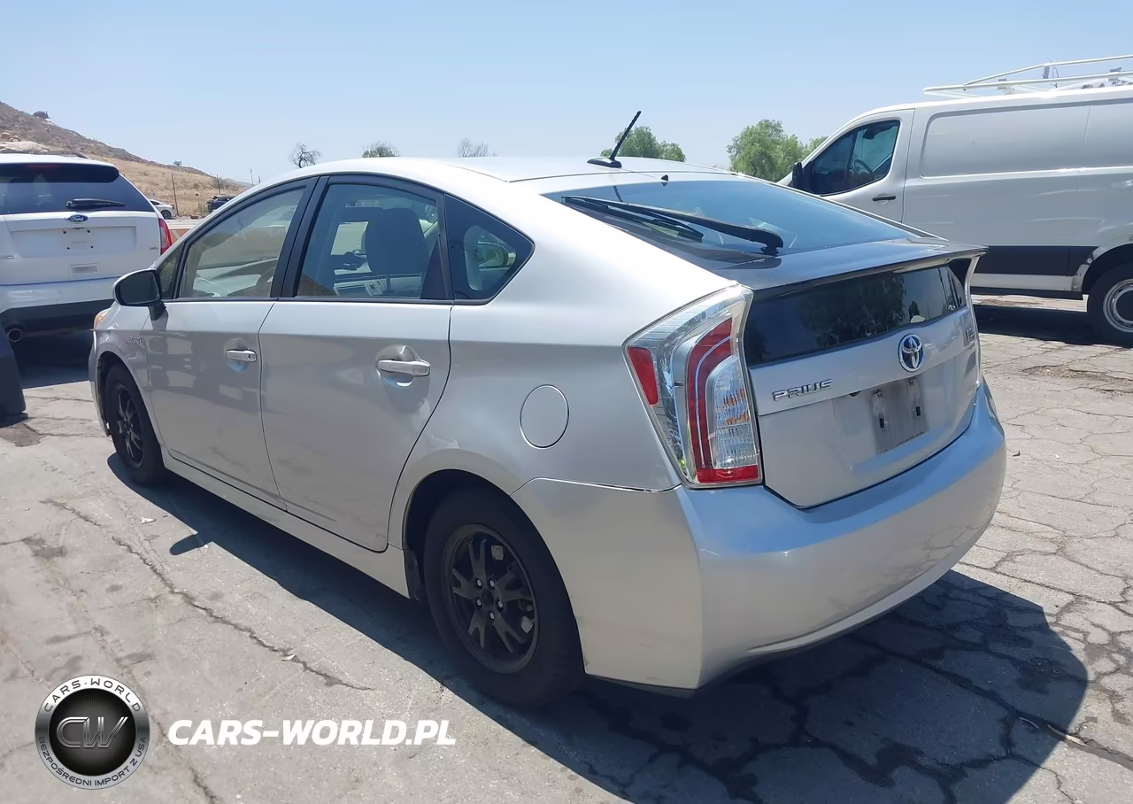 2015 Toyota Prius Three VIN:JTDKN3DUXF0446738 - 3