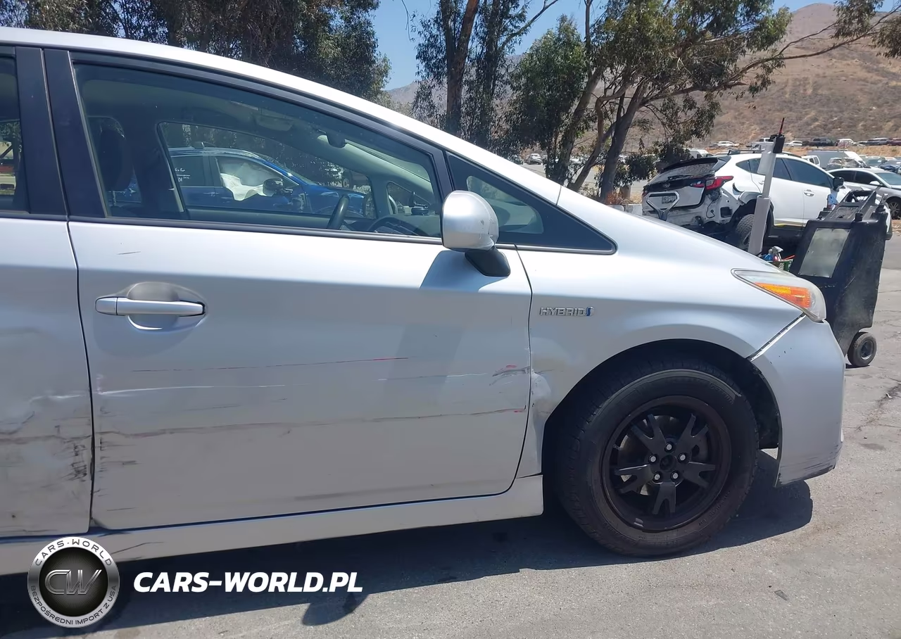 2015 Toyota Prius Three VIN:JTDKN3DUXF0446738 - 6