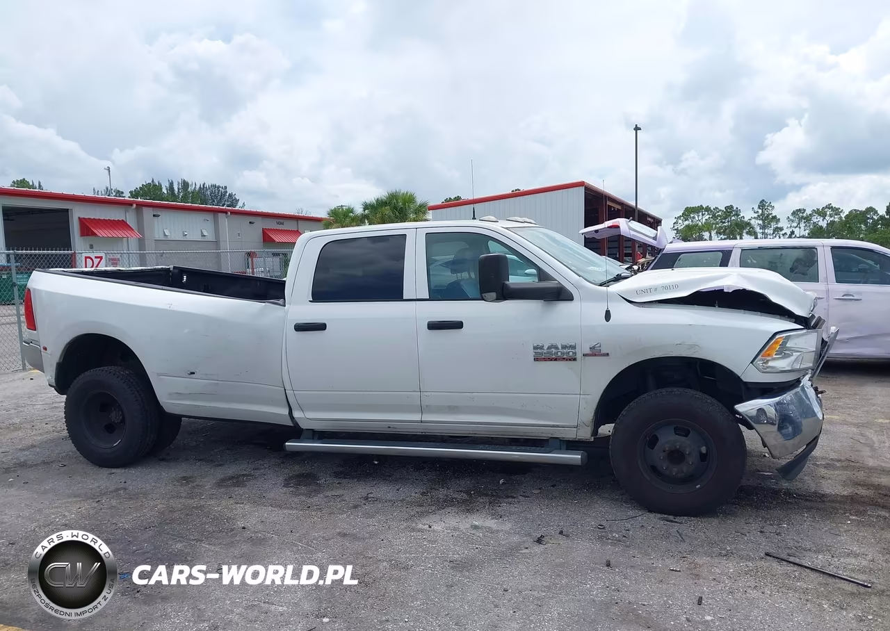 2018 Ram 3500 Tradesman 4X4 8' Box VIN:3C63RRGL5JG330423 - 13