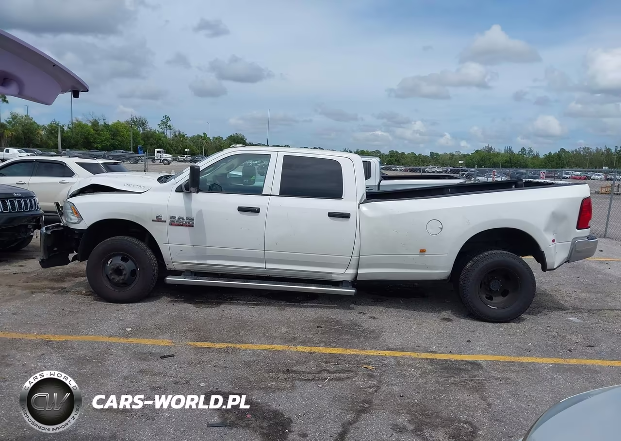 2018 Ram 3500 Tradesman 4X4 8' Box VIN:3C63RRGL5JG330423 - 14