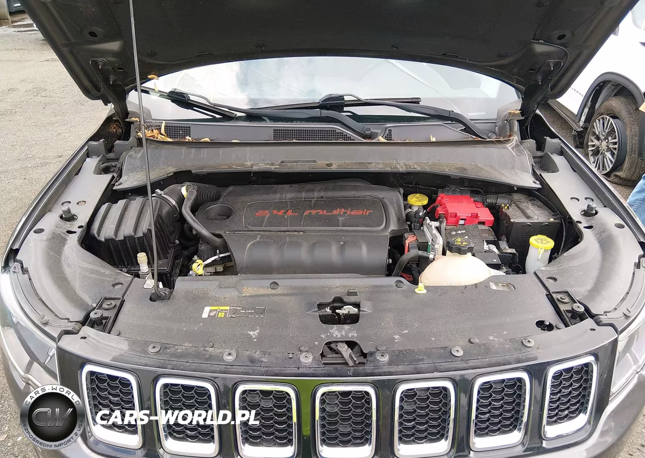 2019 Jeep Compass Latitude 4X4 VIN:3C4NJDBB2KT748585 - 10