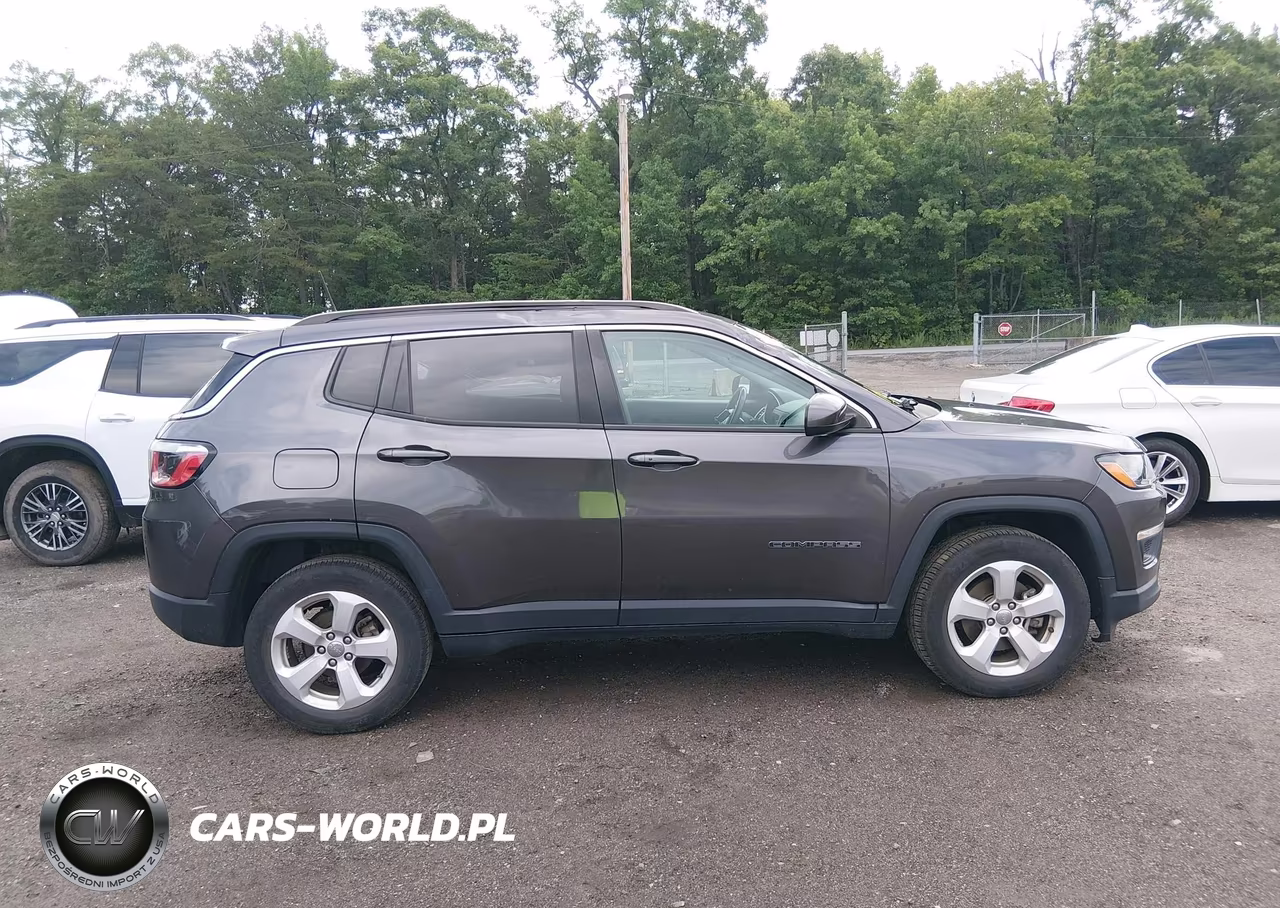 2019 Jeep Compass Latitude 4X4 VIN:3C4NJDBB2KT748585 - 13