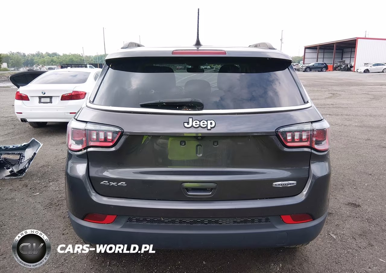 2019 Jeep Compass Latitude 4X4 VIN:3C4NJDBB2KT748585 - 16