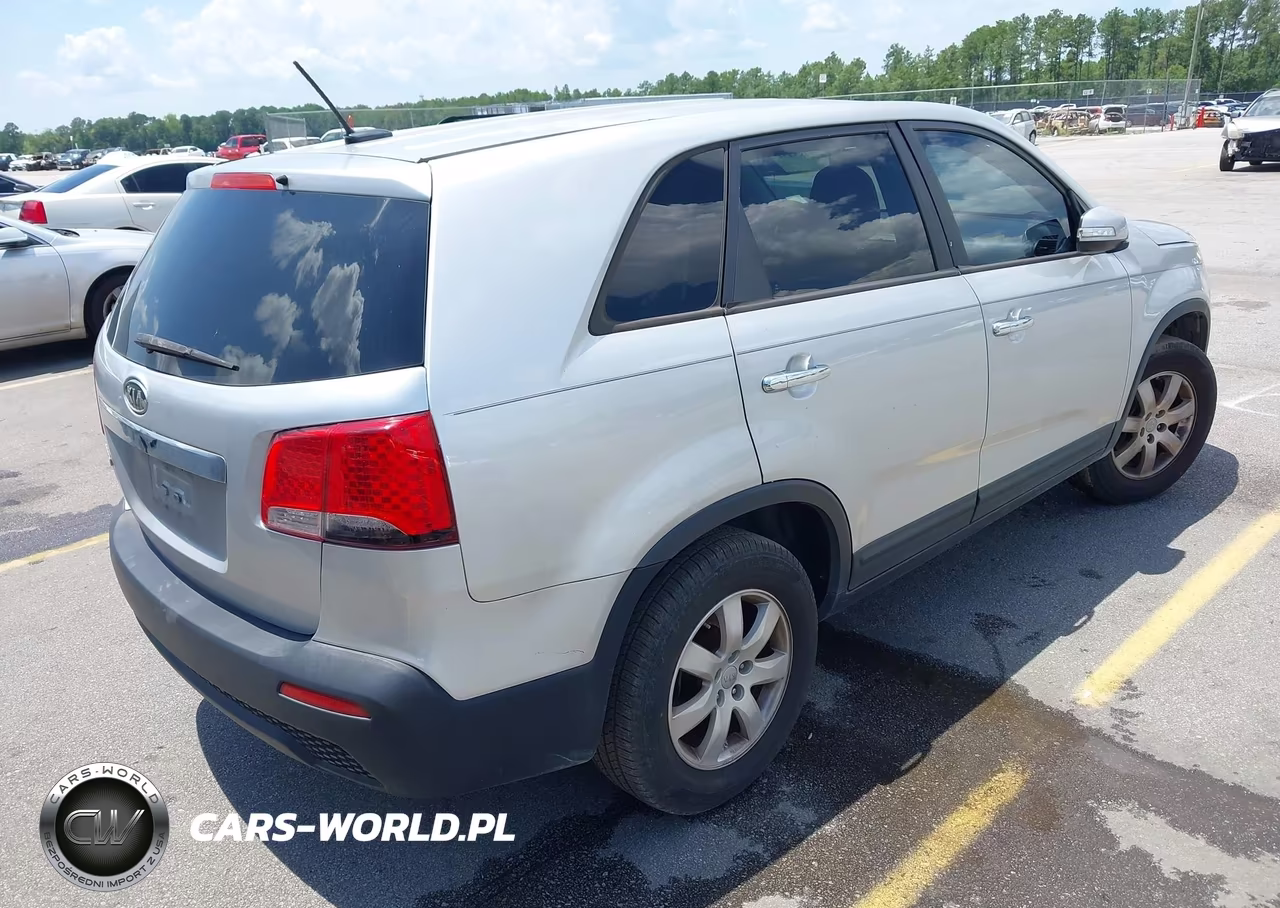 2013 Kia Sorento Lx VIN:5XYKT3A1XDG312772 - 4